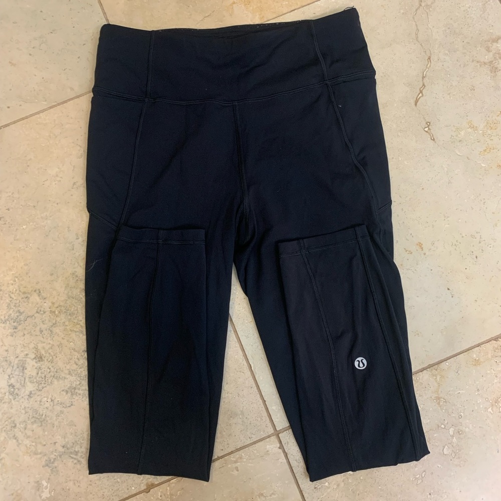 Black Lululemon Swift Speed leggings 21”